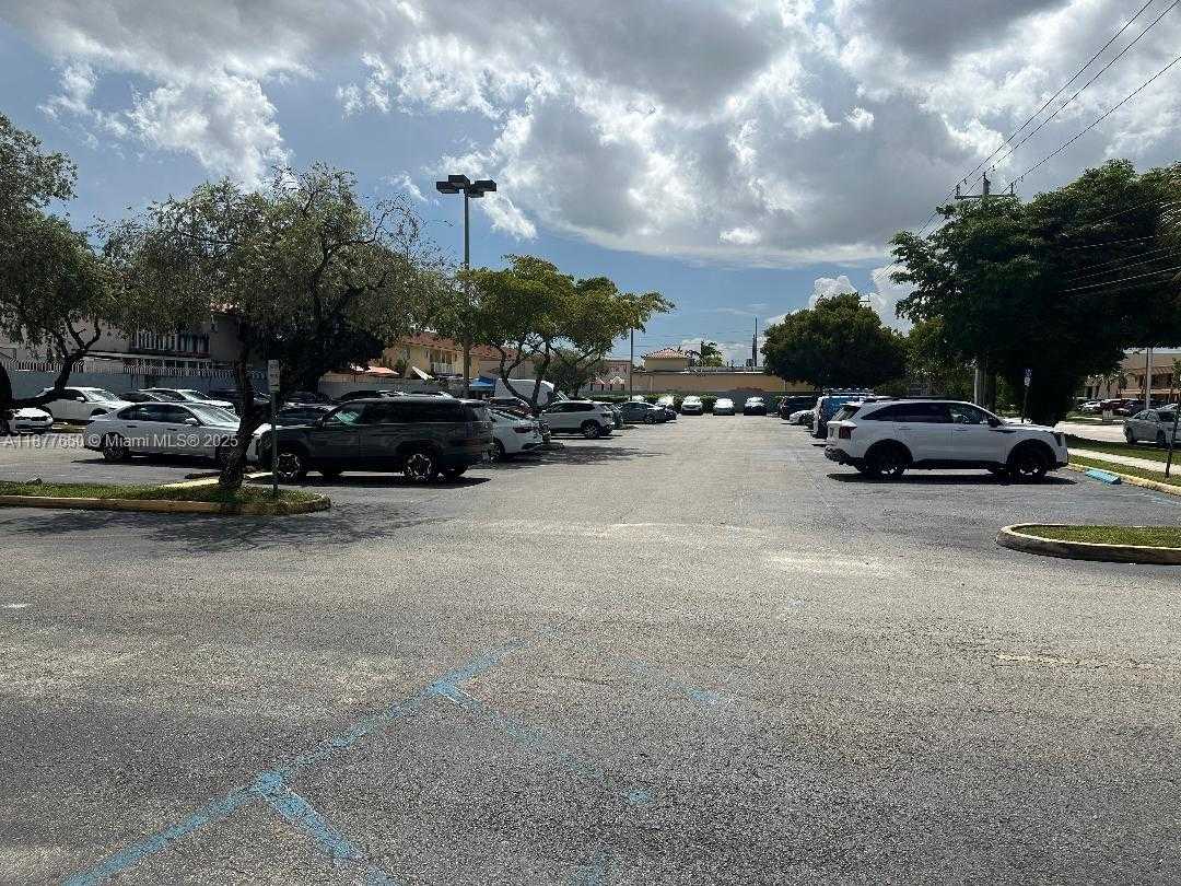 Small Image of 2100 WEST 76TH ST #205, Hialeah Number 16