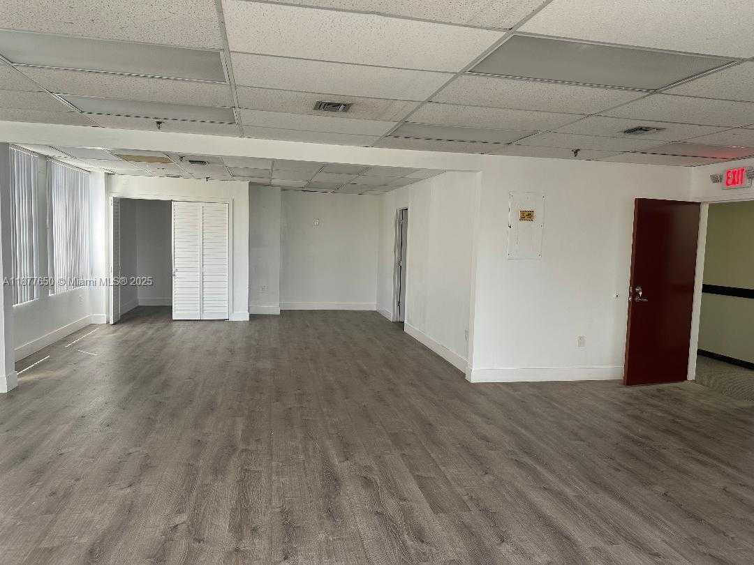 Small Image of 2100 WEST 76TH ST #205, Hialeah Number 8