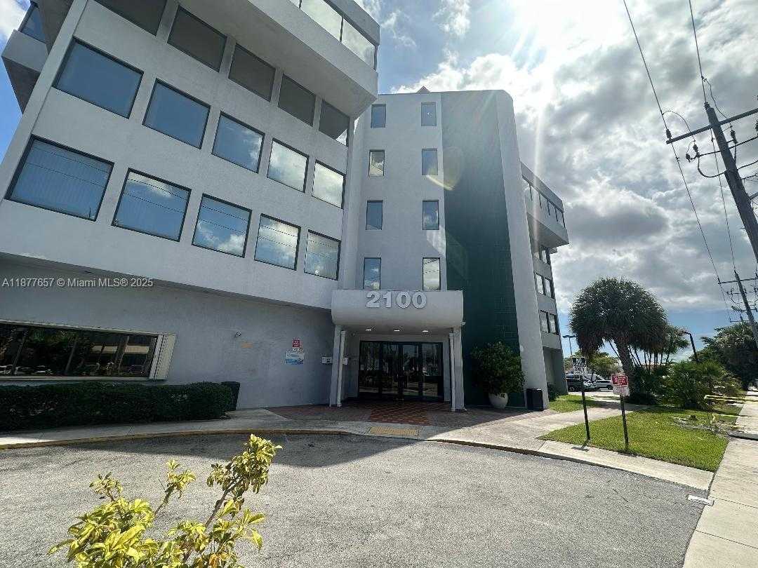 Small Image of 2100 WEST 76TH ST #206, Hialeah Number 1