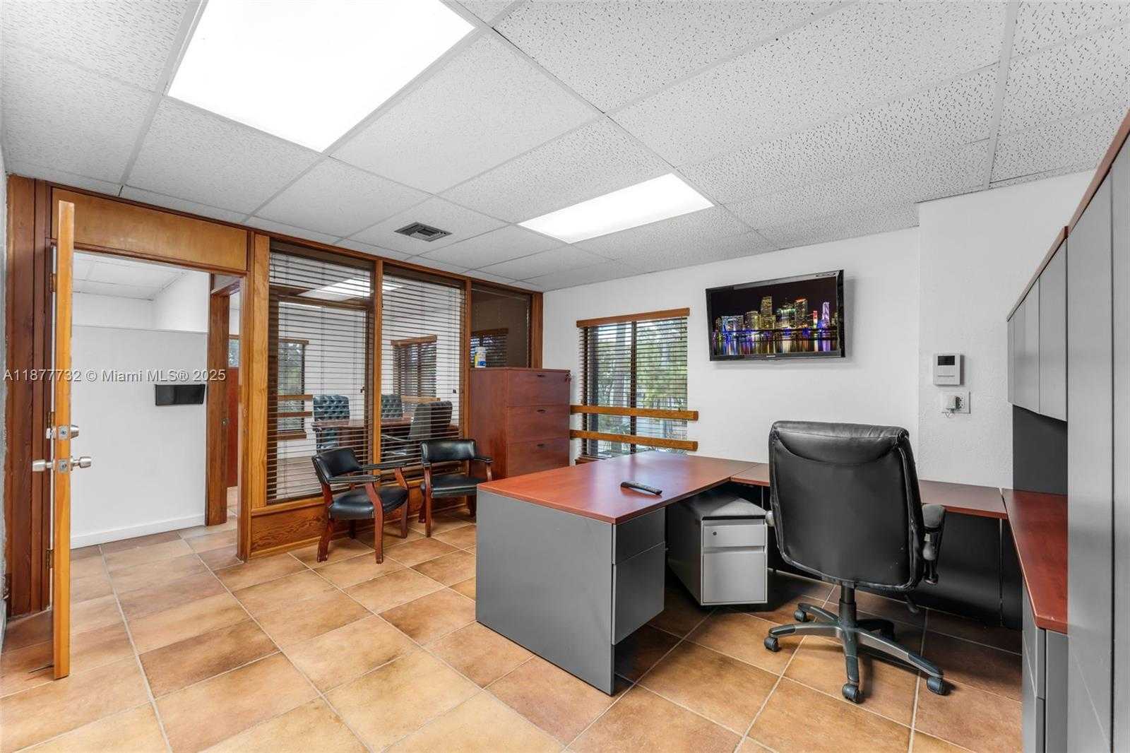 Small Image of 12347 SOUTH WEST 132ND CT, Miami Number 11