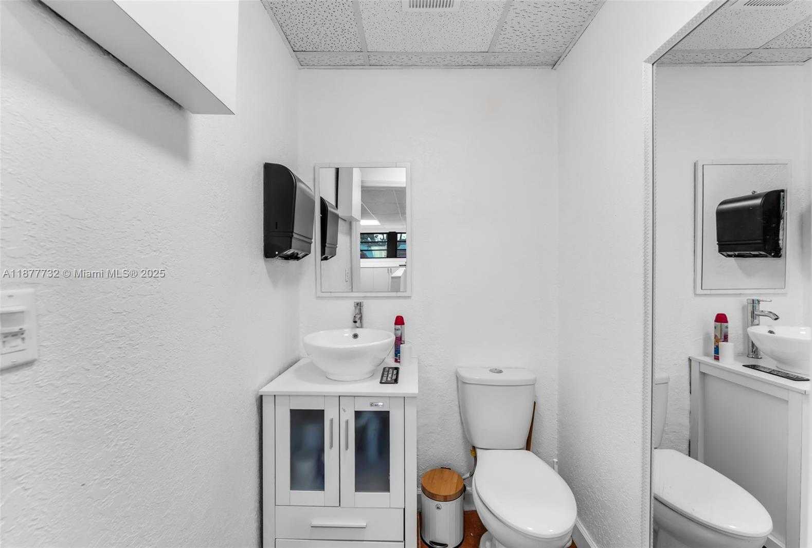 Small Image of 12347 SOUTH WEST 132ND CT, Miami Number 16