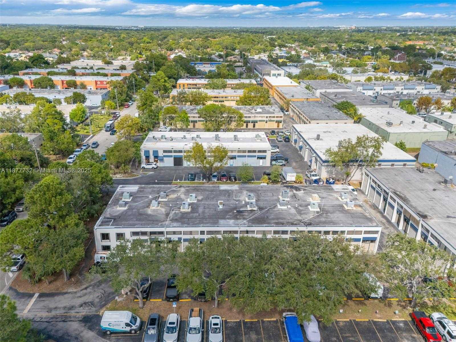 Small Image of 12347 SOUTH WEST 132ND CT, Miami Number 21