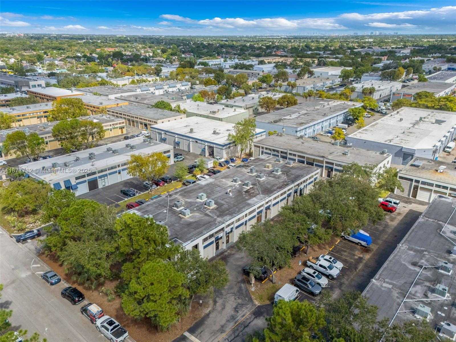 Small Image of 12347 SOUTH WEST 132ND CT, Miami Number 23