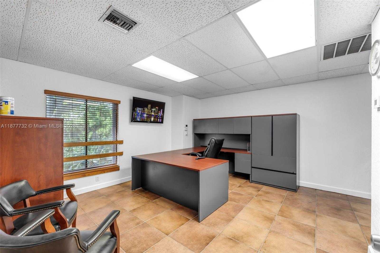 Small Image of 12347 SOUTH WEST 132ND CT, Miami Number 7