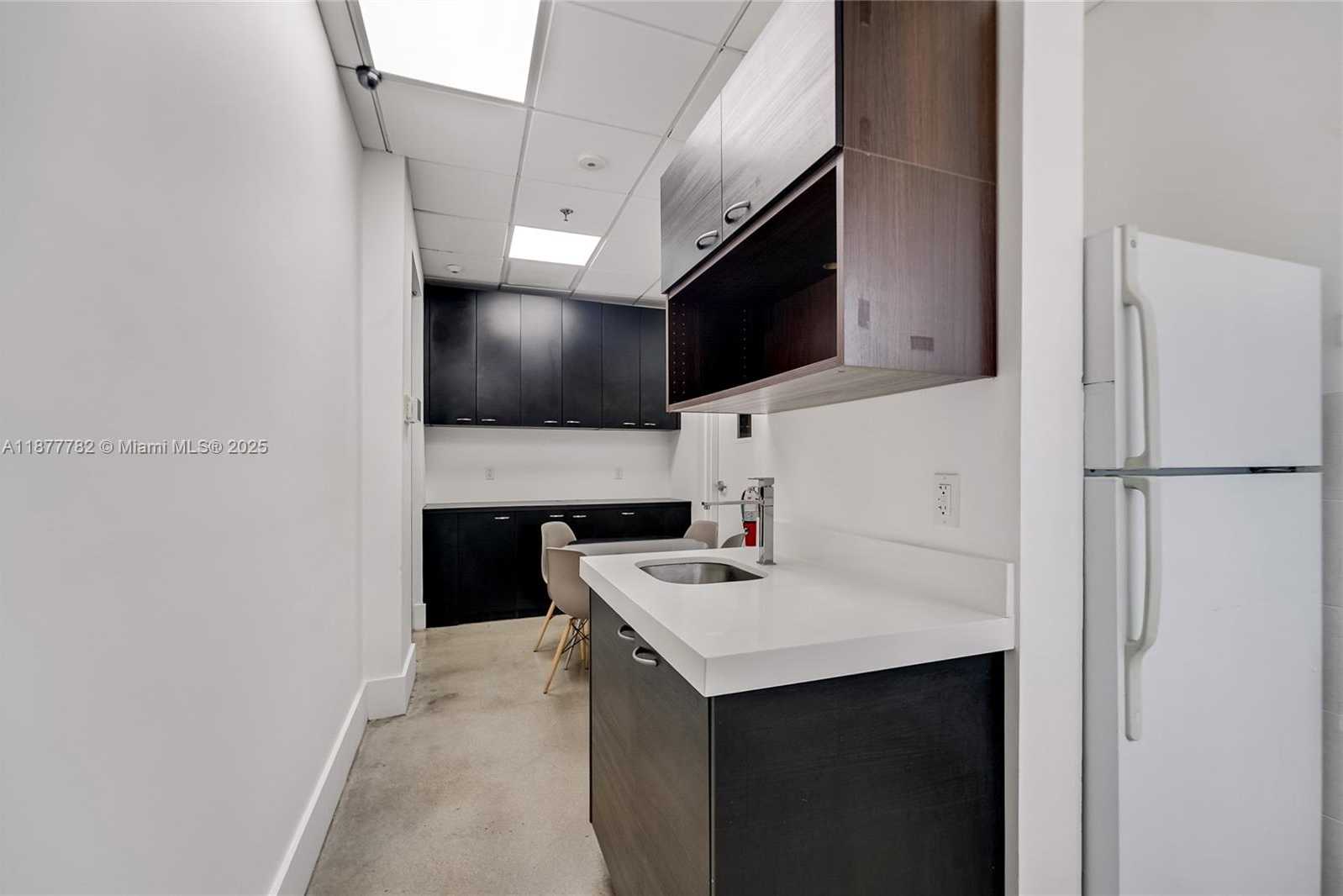 Small Image of 770 PONCE DE LEON BLVD #PH, Coral Gables Number 12