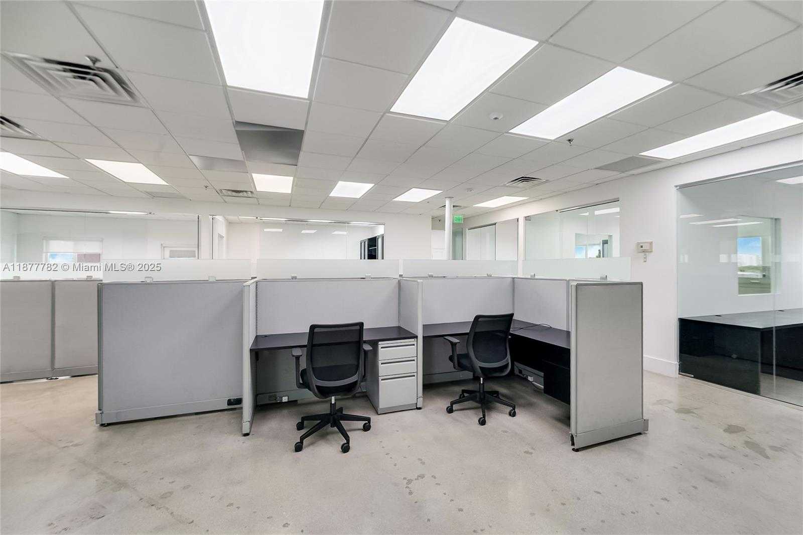 Small Image of 770 PONCE DE LEON BLVD #PH, Coral Gables Number 2