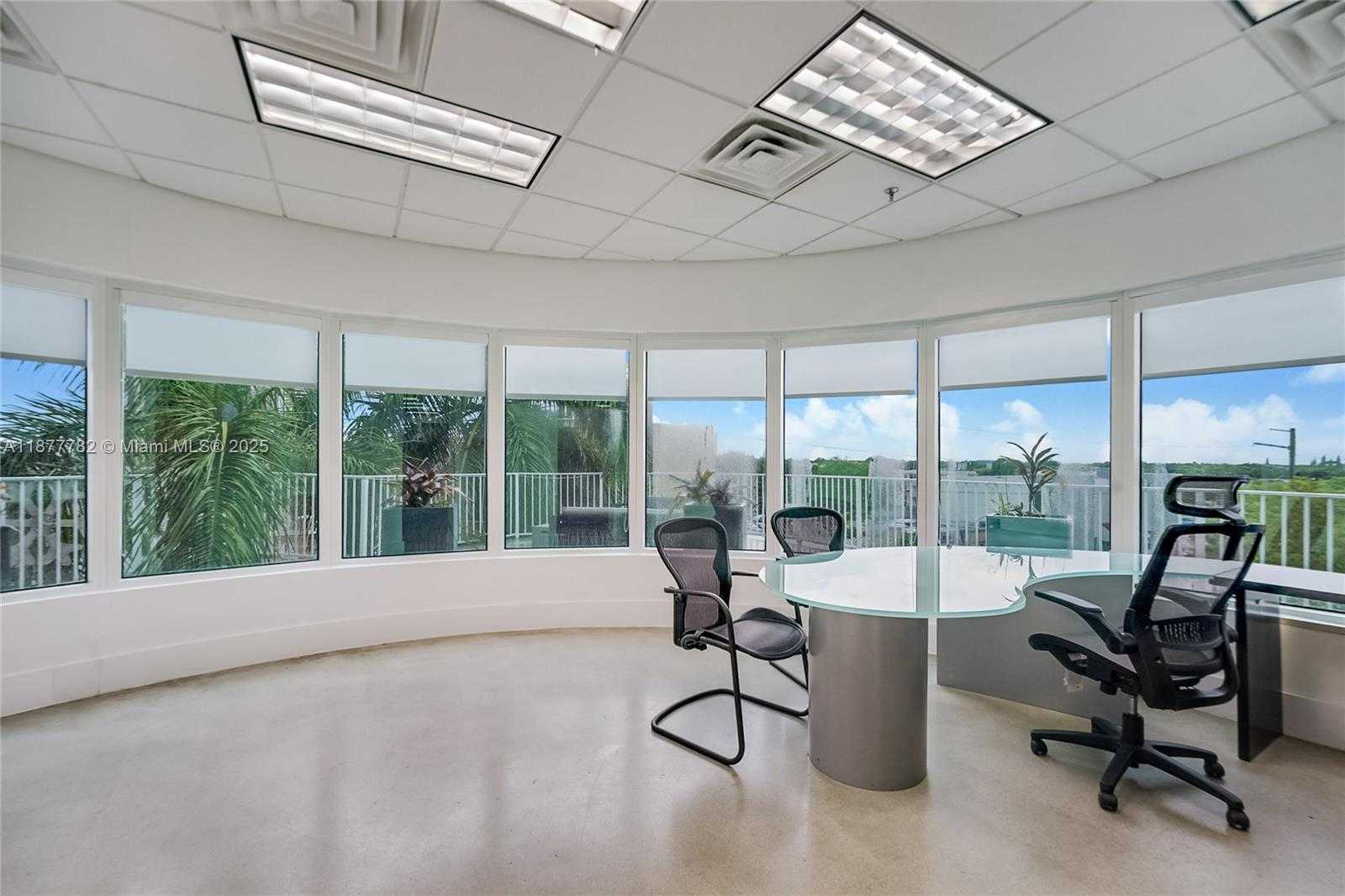 Small Image of 770 PONCE DE LEON BLVD #PH, Coral Gables Number 5