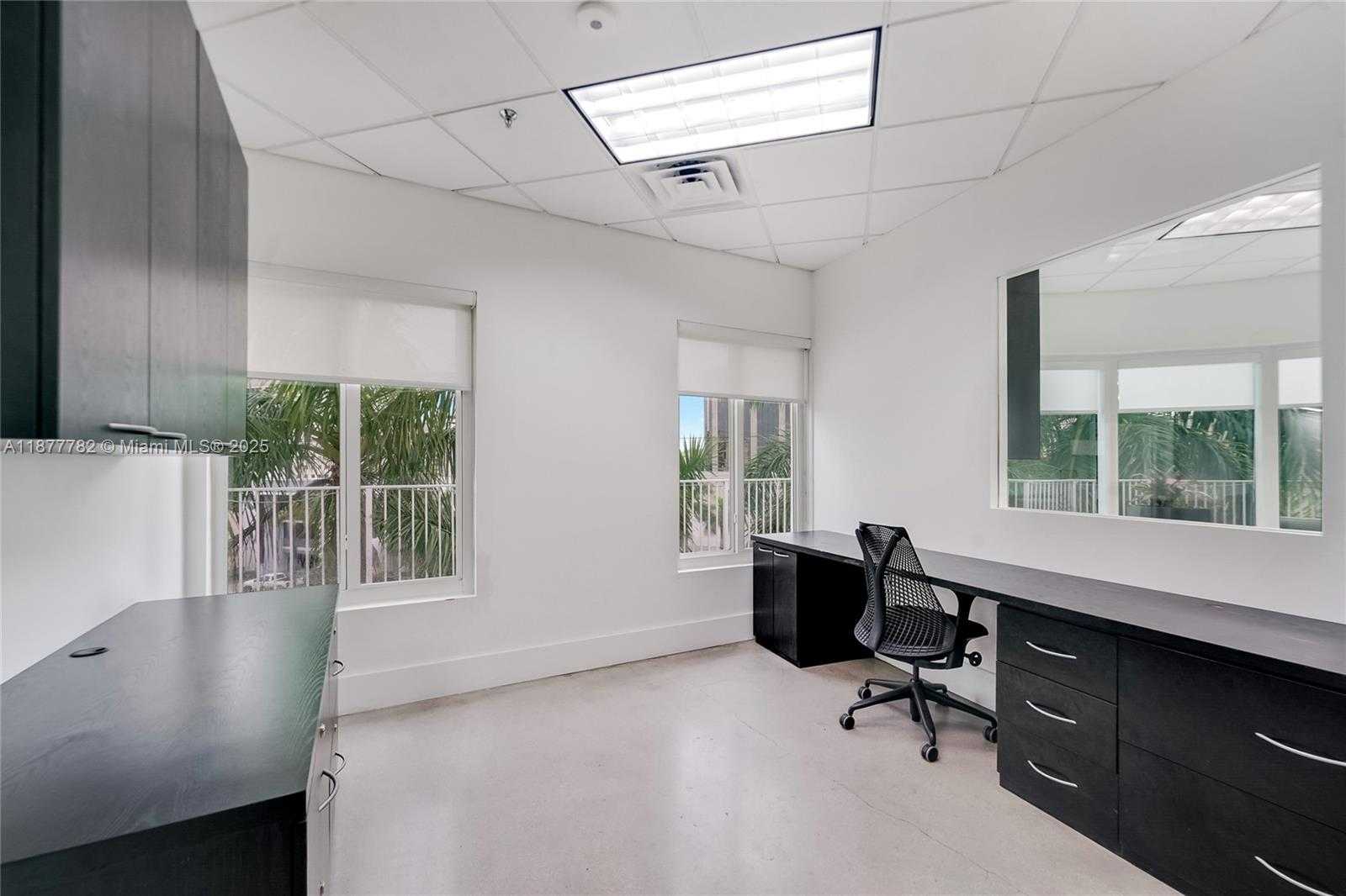 Small Image of 770 PONCE DE LEON BLVD #PH, Coral Gables Number 6