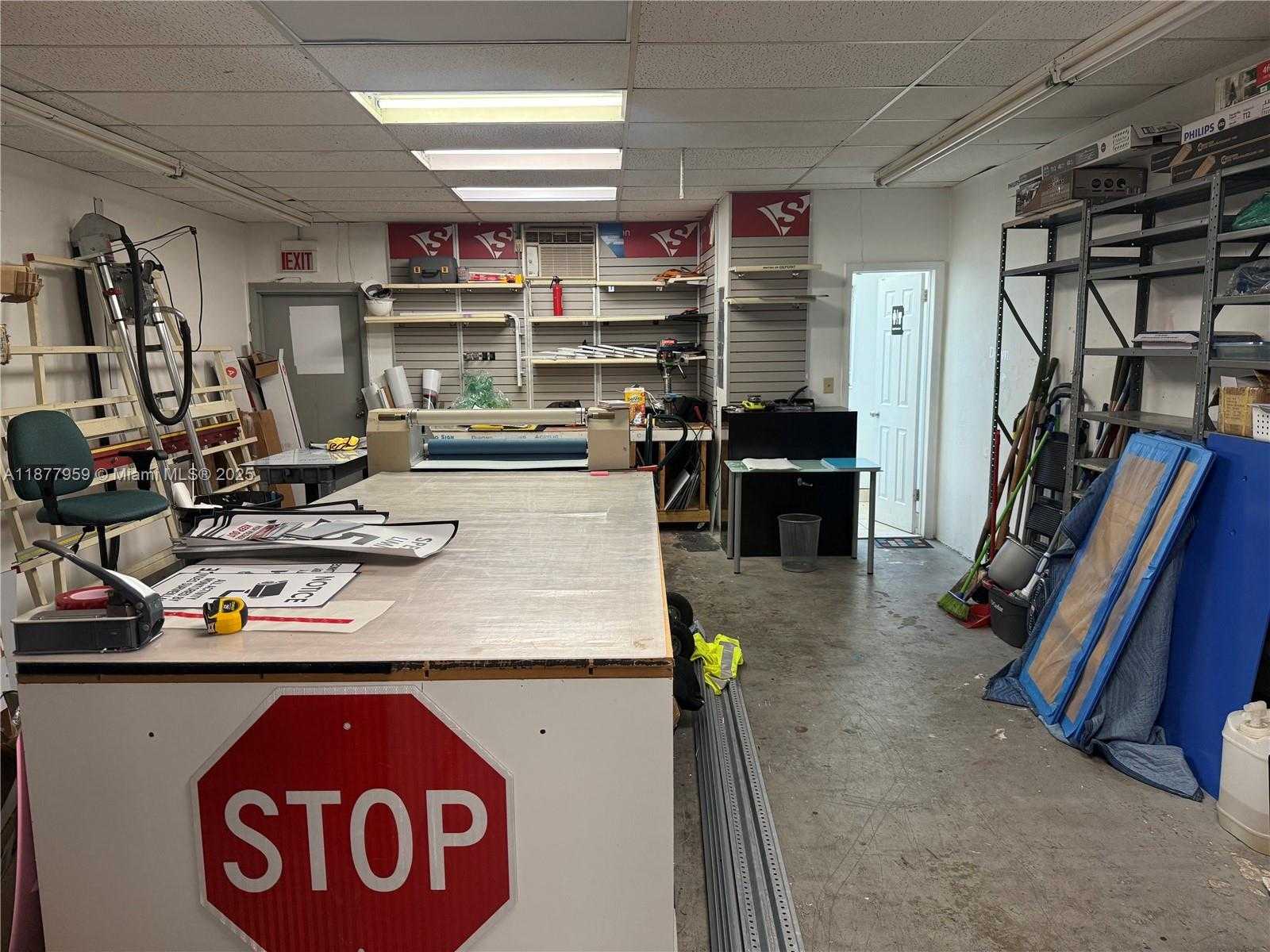 Small Image of 6140 HOLLYWOOD BLVD, Hollywood Number 13