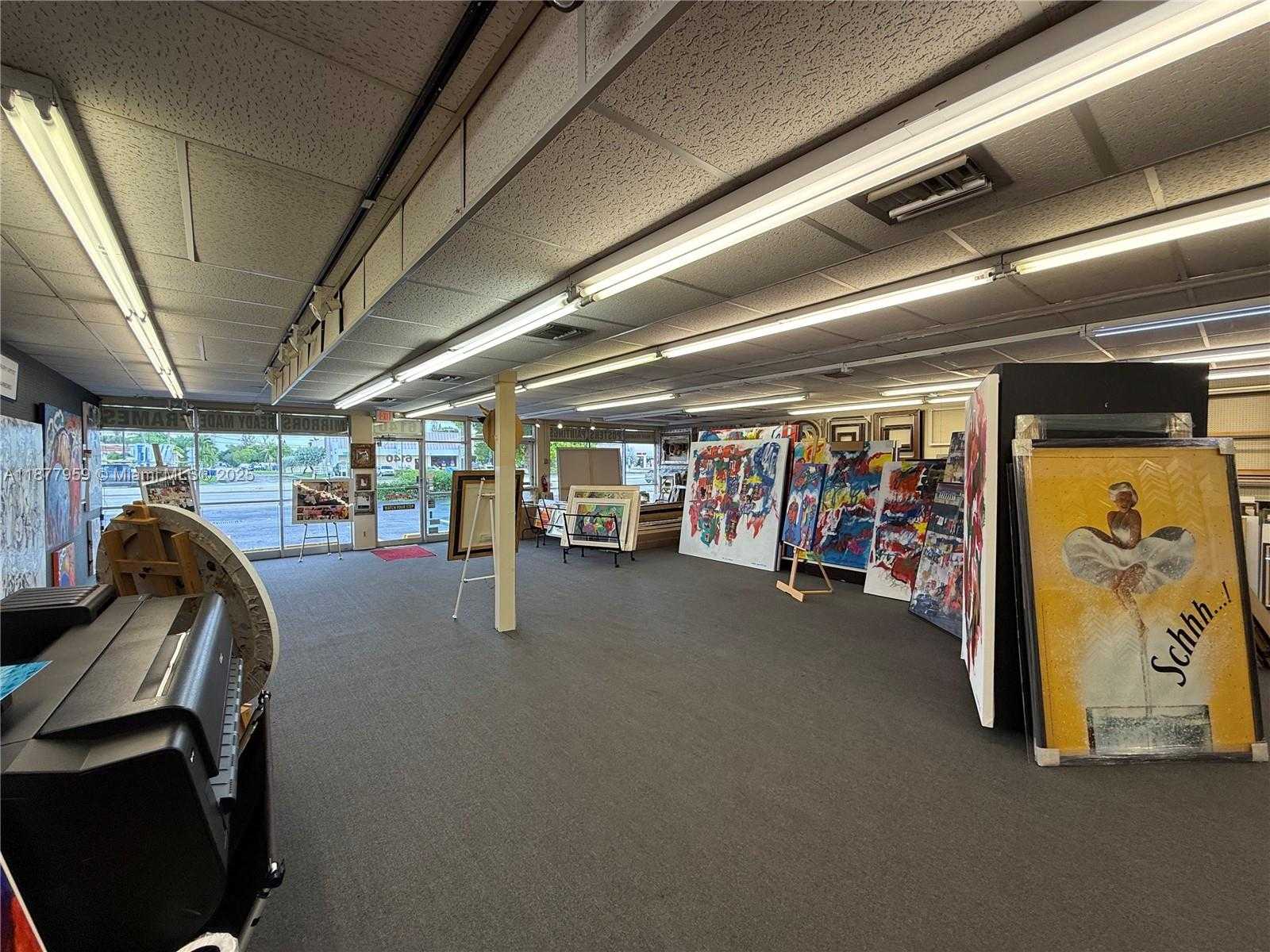 Small Image of 6140 HOLLYWOOD BLVD, Hollywood Number 7