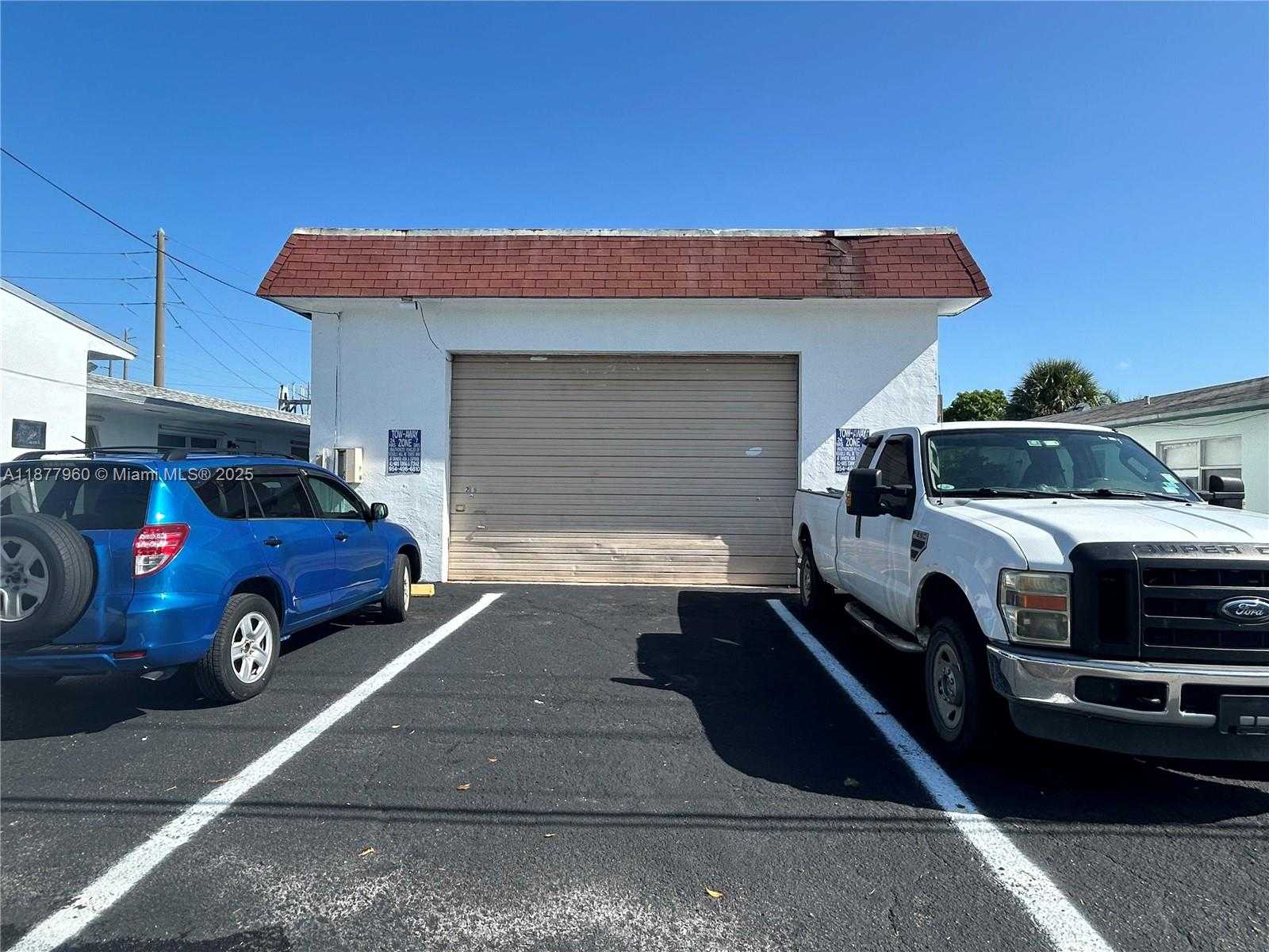 Small Image of 2028 BUCHANAN ST, Hollywood Number 2