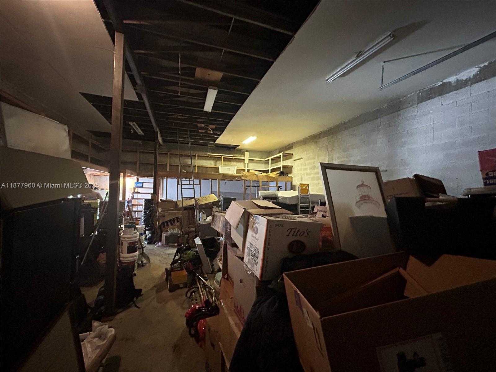 Small Image of 2028 BUCHANAN ST, Hollywood Number 3