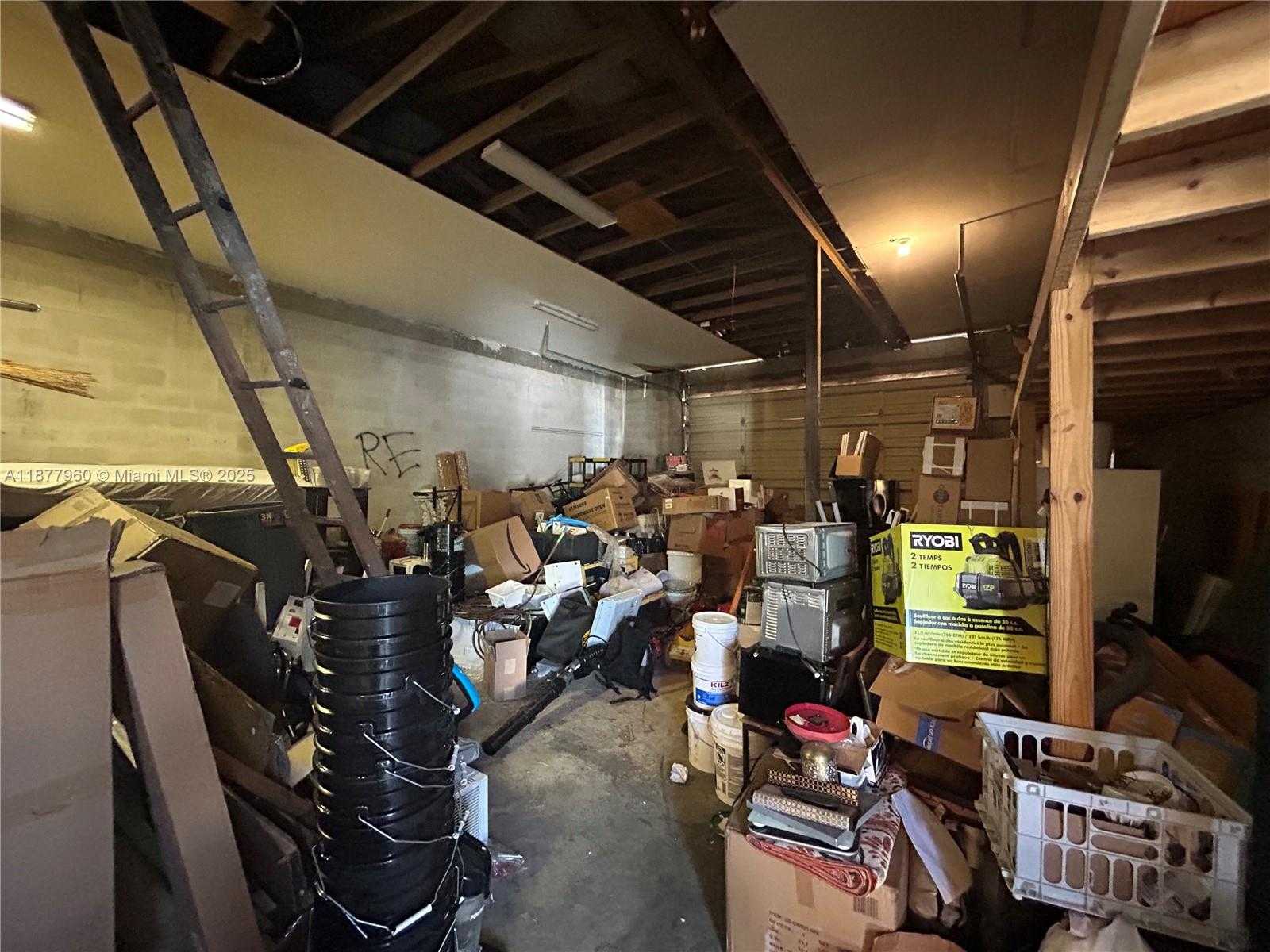 Small Image of 2028 BUCHANAN ST, Hollywood Number 5