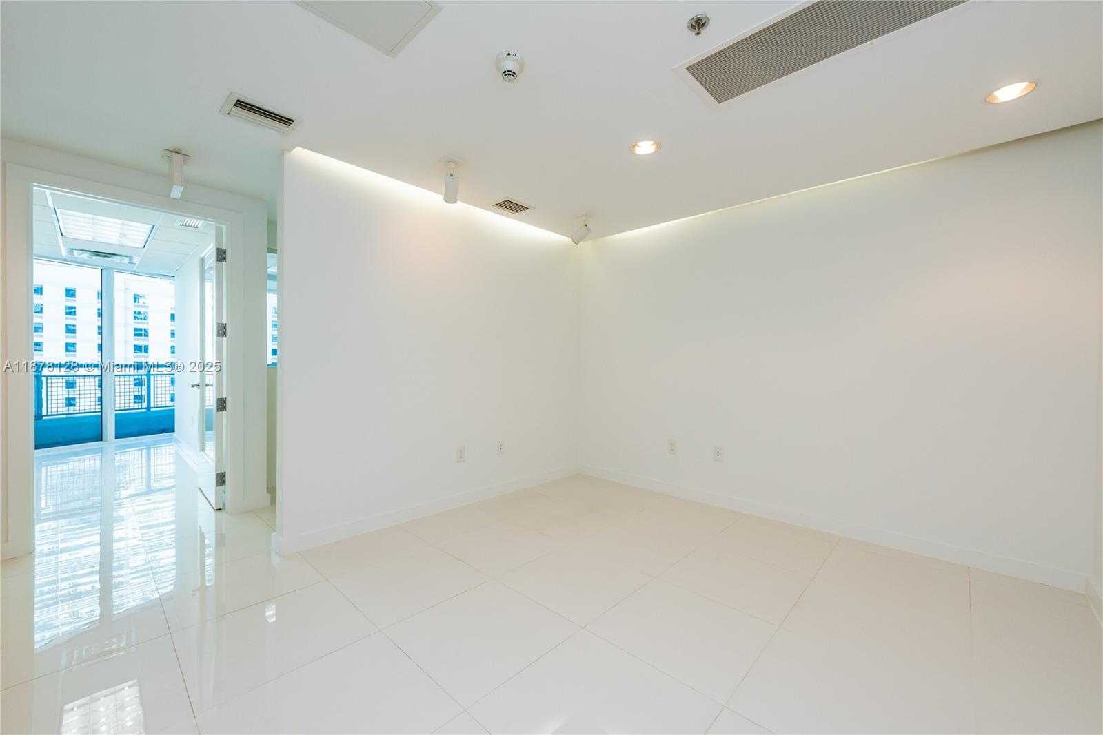 Small Image of 40 SOUTH WEST 13 STREET #902, Miami Number 3