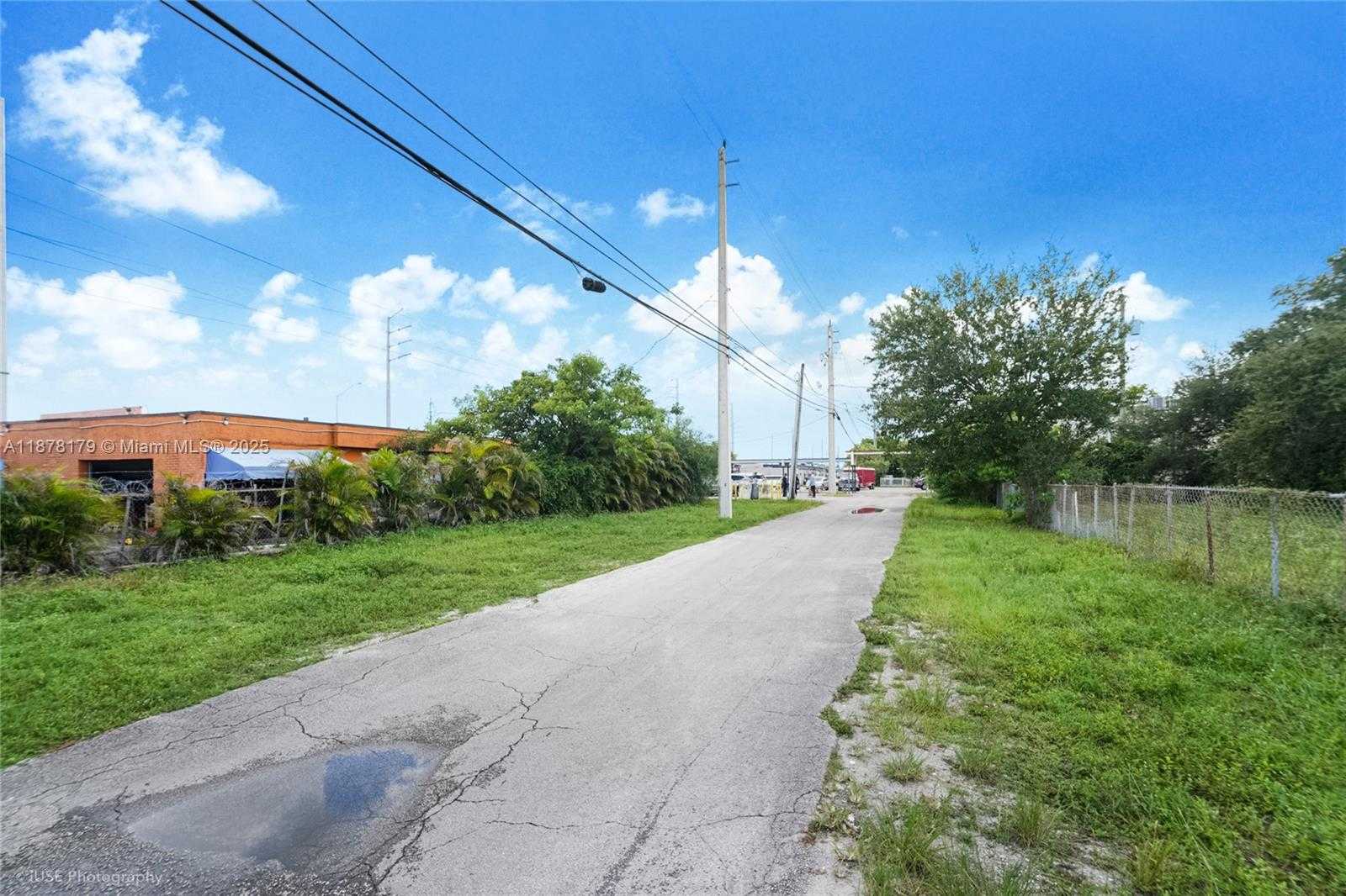 Small Image of 13242 NORTH WEST 7TH AVE, North Miami Number 21