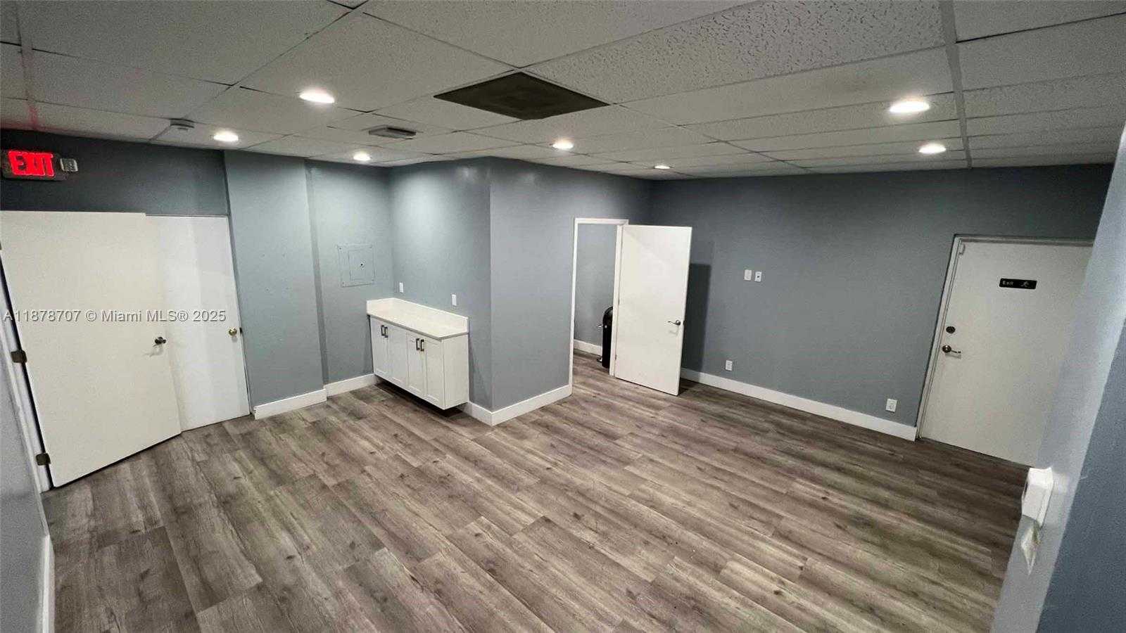 Small Image of 5555 HOLLYWOOD BLVD #100, Hollywood Number 11