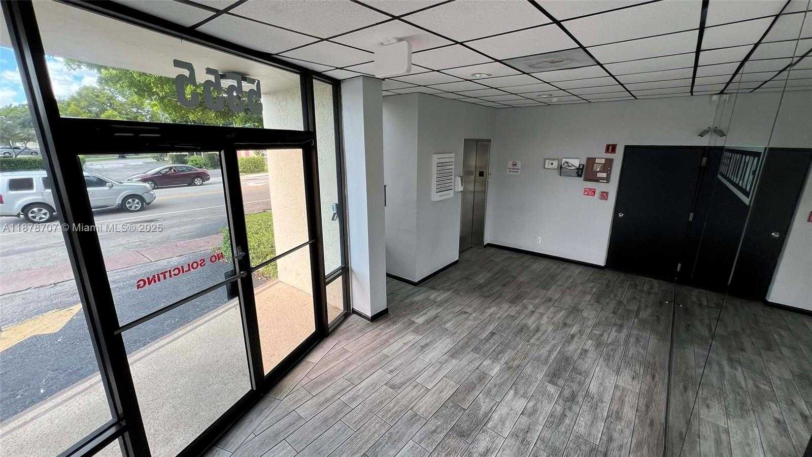 Small Image of 5555 HOLLYWOOD BLVD #100, Hollywood Number 21