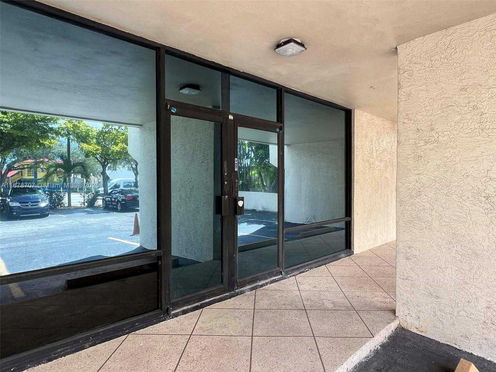 Small Image of 5555 HOLLYWOOD BLVD #100, Hollywood Number 6
