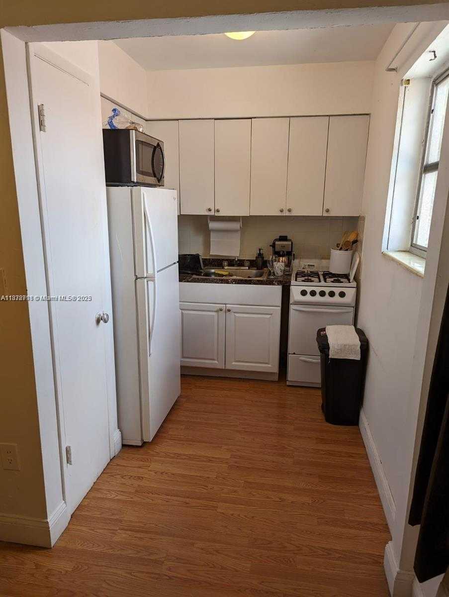 Small Image of 7821 BYRON AVE, Miami Beach Number 10