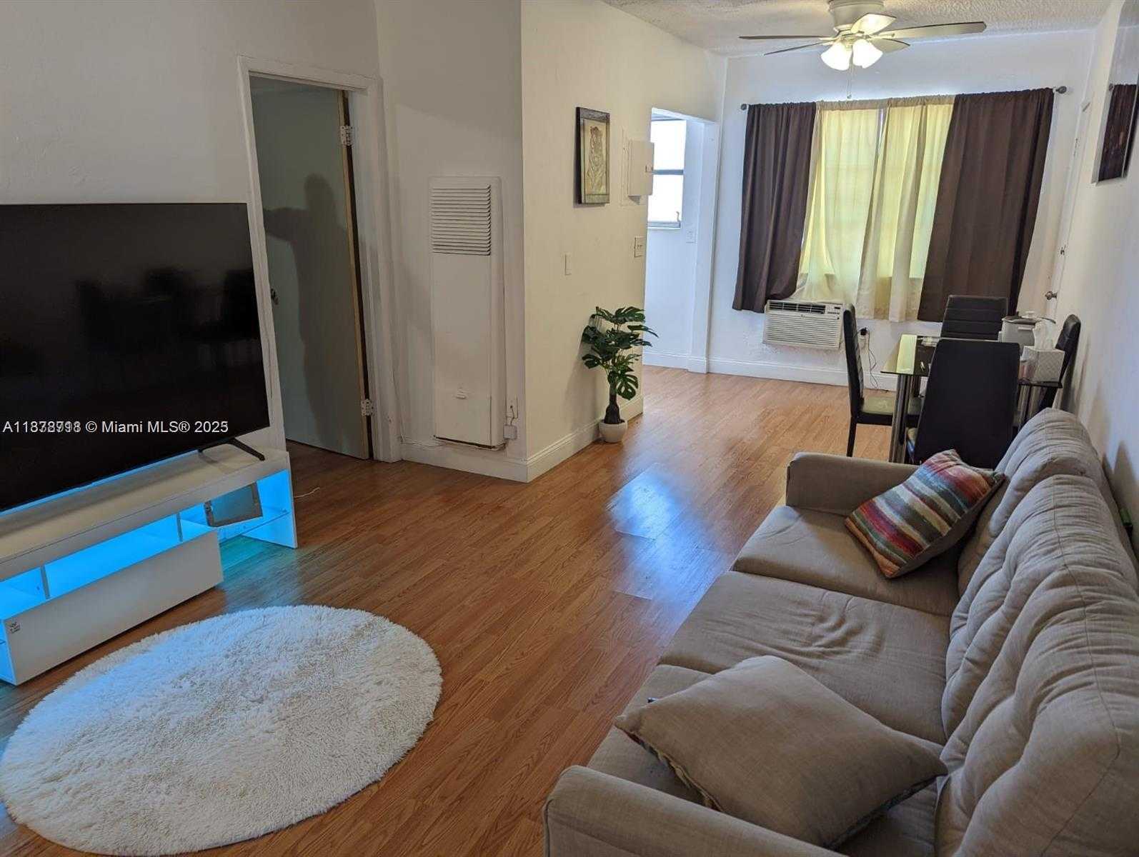 Small Image of 7821 BYRON AVE, Miami Beach Number 12