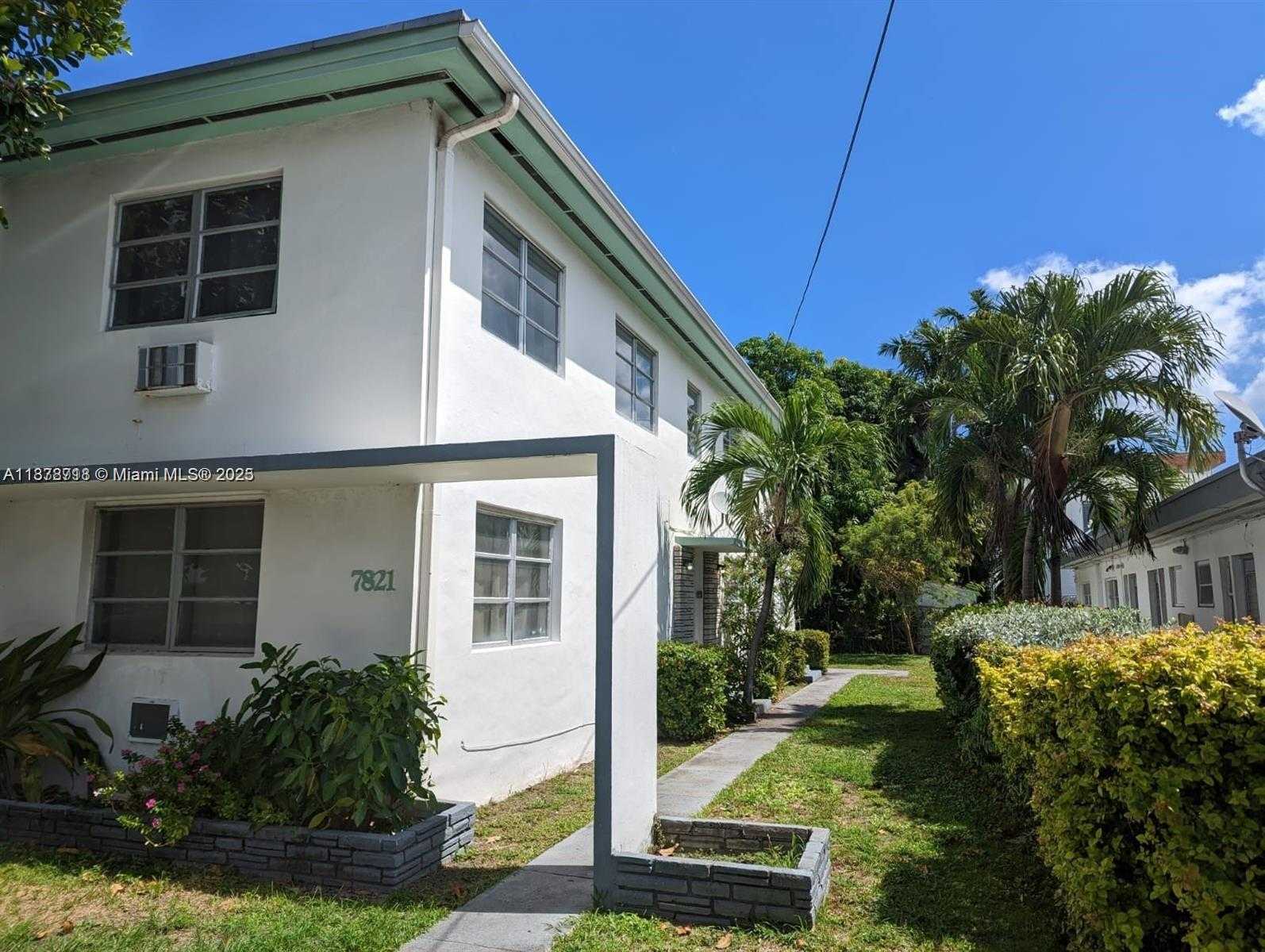 Small Image of 7821 BYRON AVE, Miami Beach Number 14