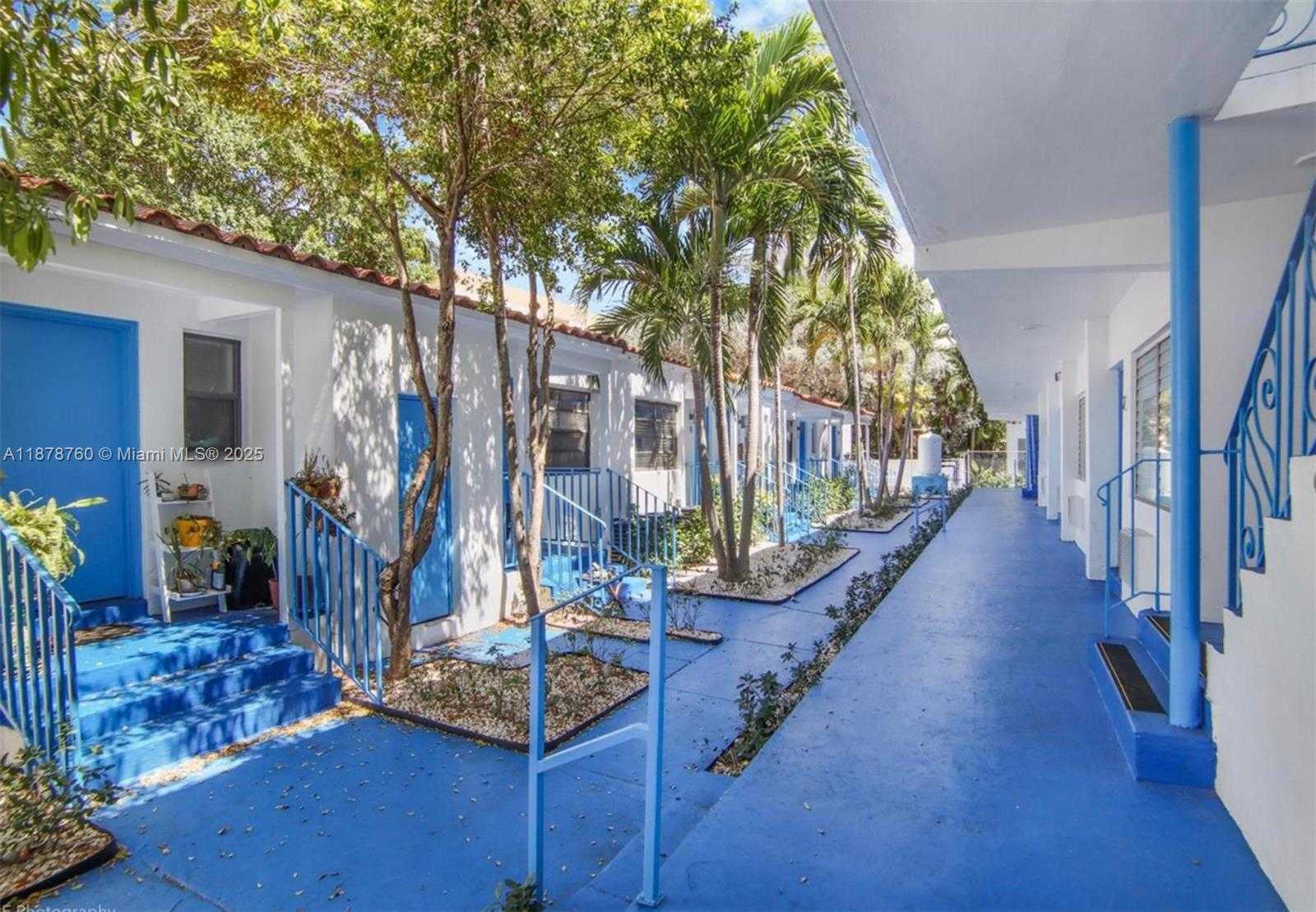 Small Image of 7717 BYRON AVE, Miami Beach Number 2