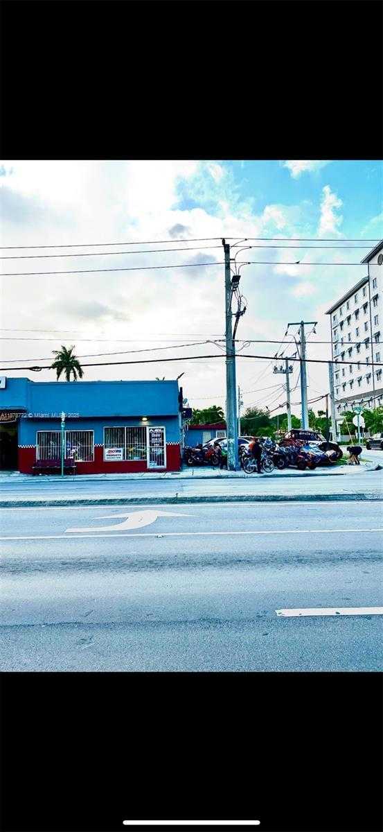 Small Image of 210 SOUTH WEST 22ND AVE, Miami Number 3