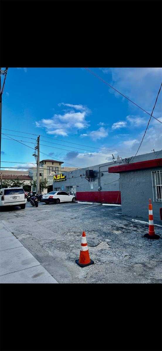 Small Image of 210 SOUTH WEST 22ND AVE, Miami Number 6