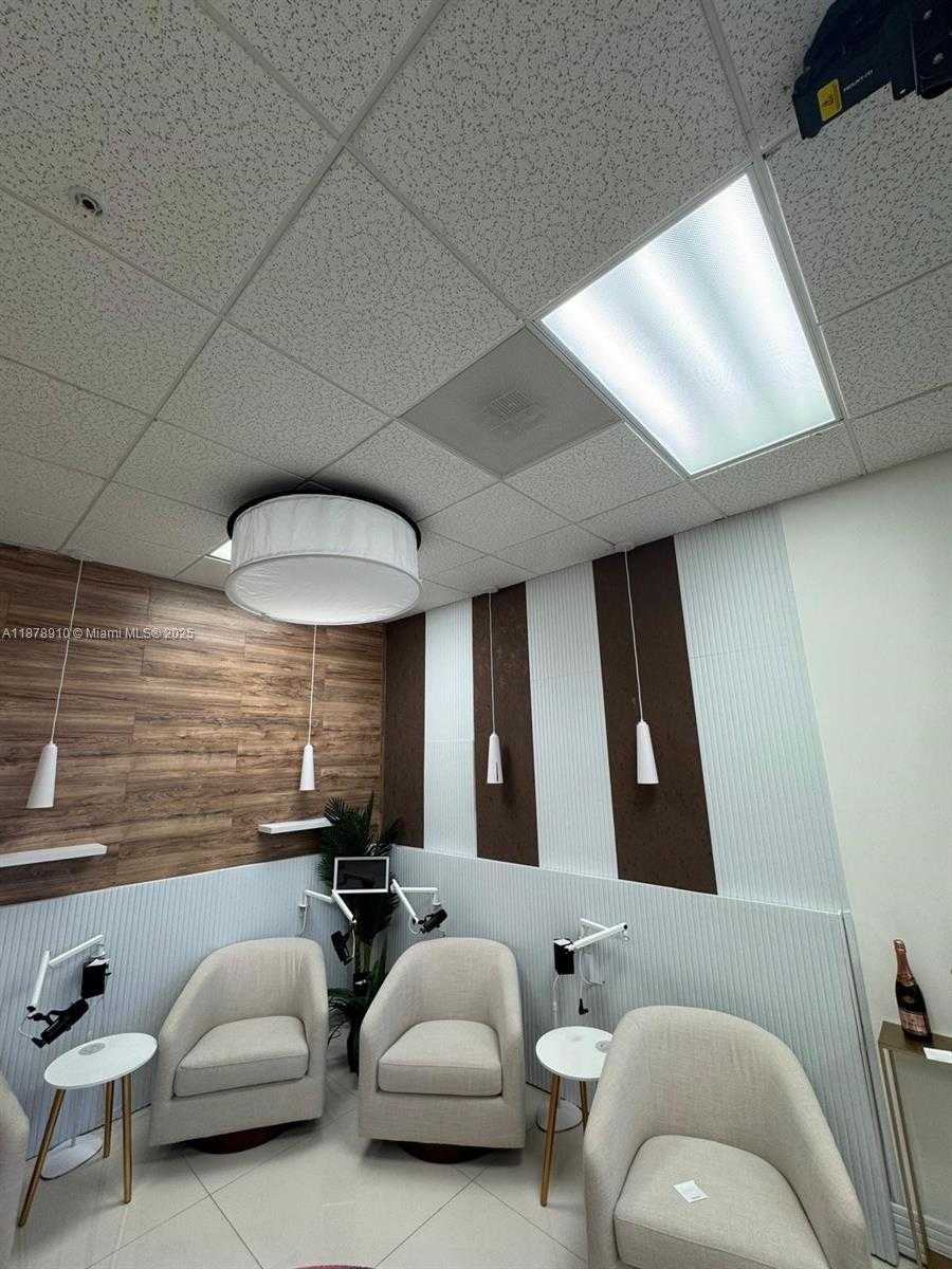 Small Image of 20200 WEST DIXIE HWY 801 HWY, Miami Number 16