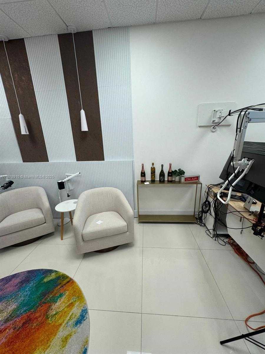 Small Image of 20200 WEST DIXIE HWY 801 HWY, Miami Number 17