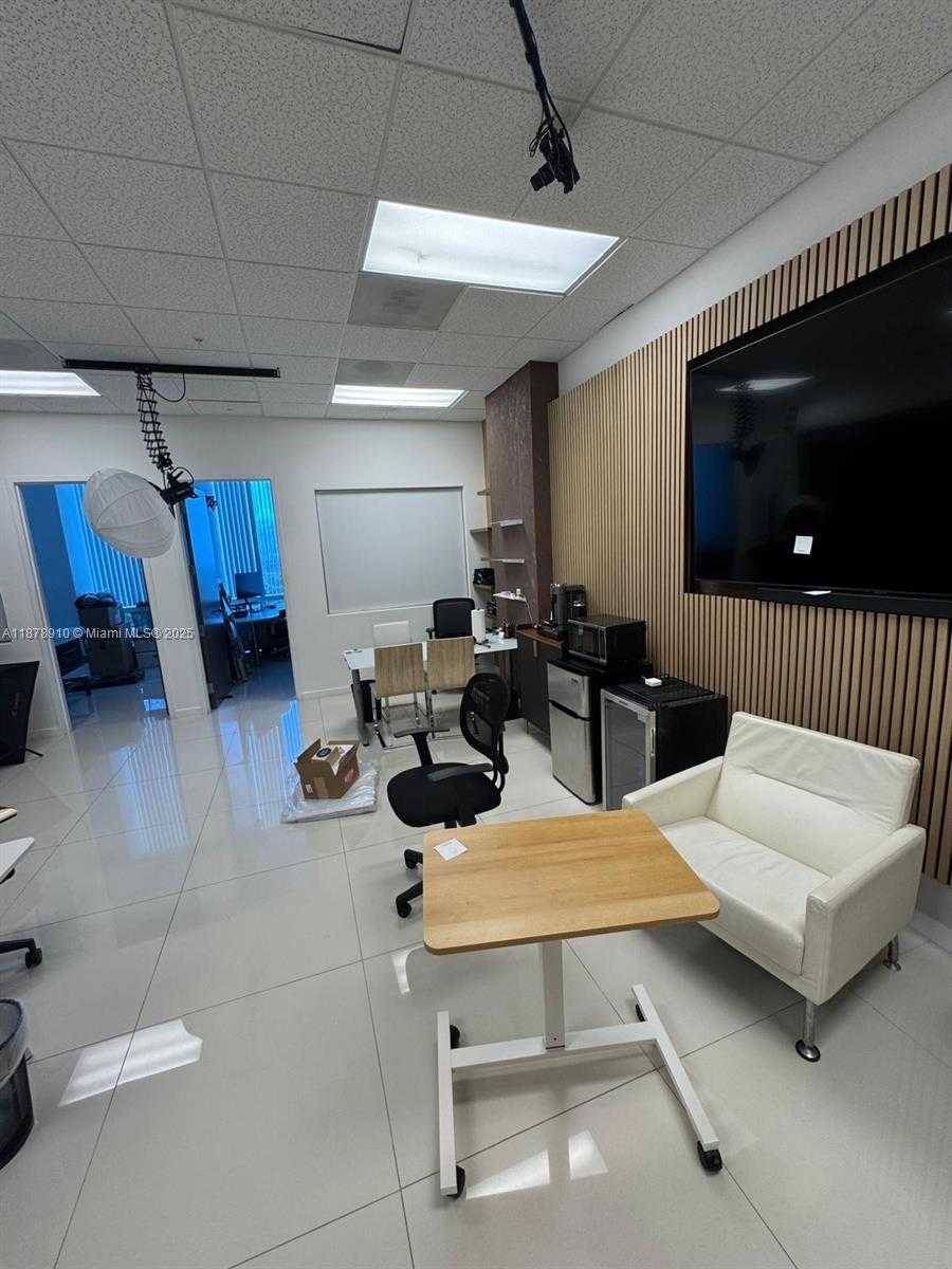 Small Image of 20200 WEST DIXIE HWY 801 HWY, Miami Number 20