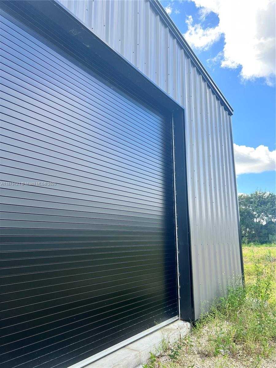 Small Image of 149 SW 187TH AVE, Miami Number 2
