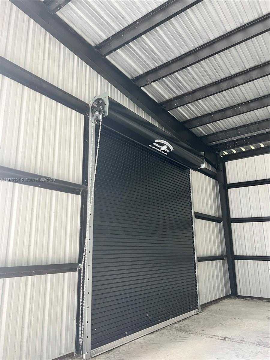 Small Image of 149 SW 187TH AVE, Miami Number 5
