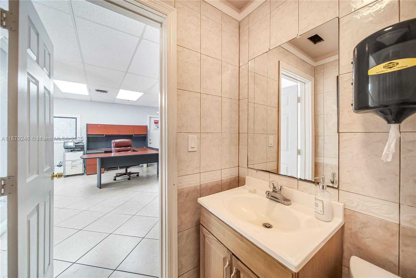 Small Image of 3018 NORTH WEST 79TH AVE #3018, Doral Number 39