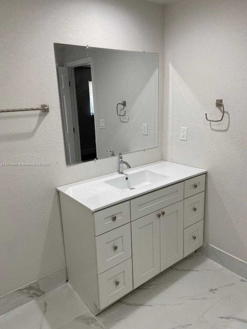 Small Image of 5311 NORTH EAST 10TH AVE, Deerfield Beach Number 16
