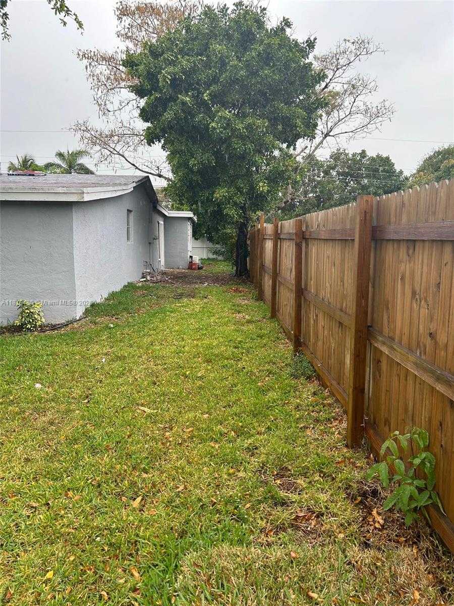 Small Image of 5311 NORTH EAST 10TH AVE, Deerfield Beach Number 6