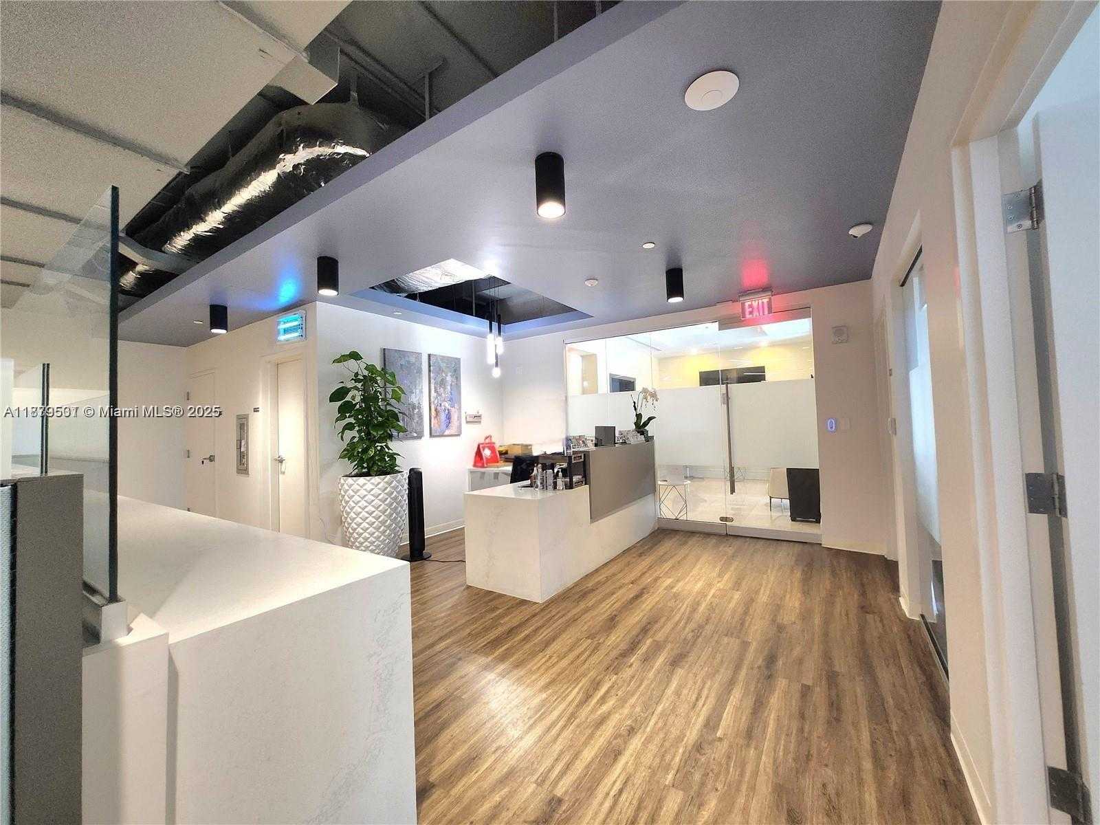 Small Image of 4531 PONCE DE LEON BLVD #A11751909, Coral Gables Number 5