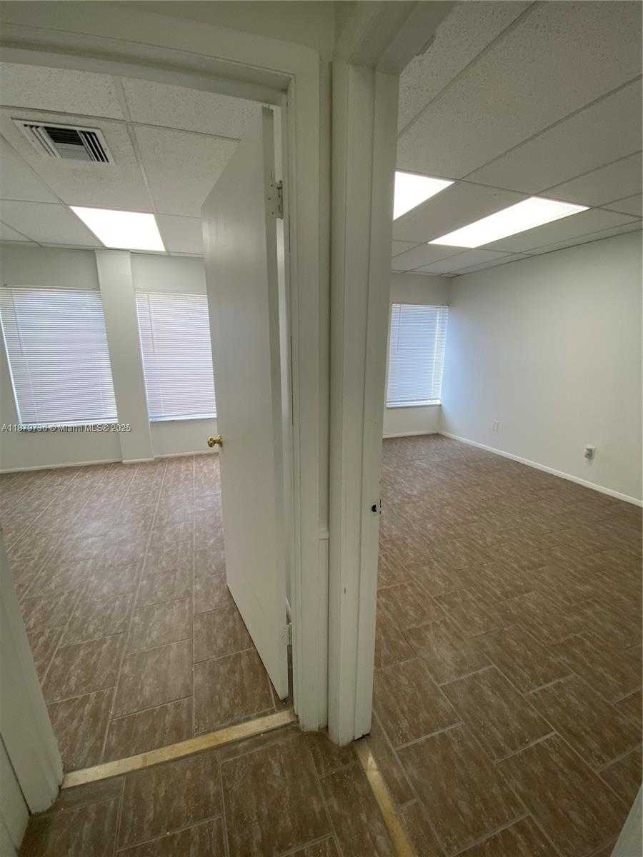 Small Image of 11504 WEST SAMPLE RD, Coral Springs Number 23