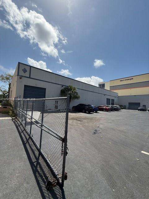 Small Image of 2601 SOUTH WEST 31ST AVE, Hallandale Beach Number 3