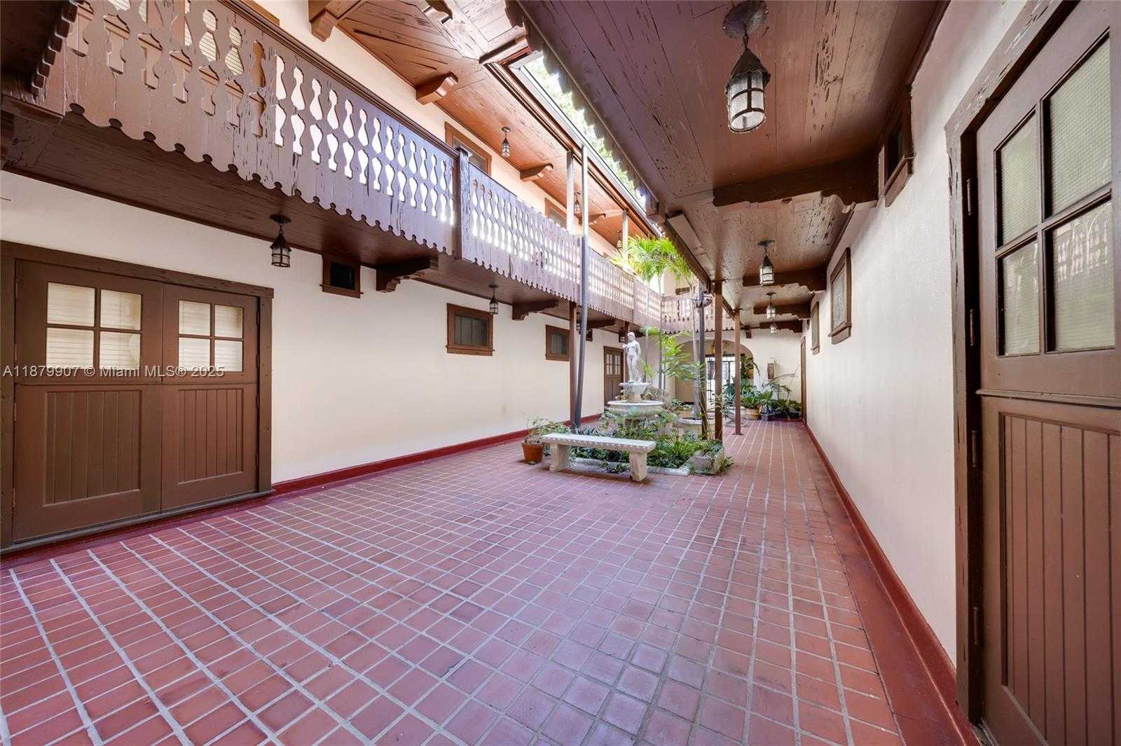 Small Image of 315 NAVARRE AVE, Coral Gables Number 3