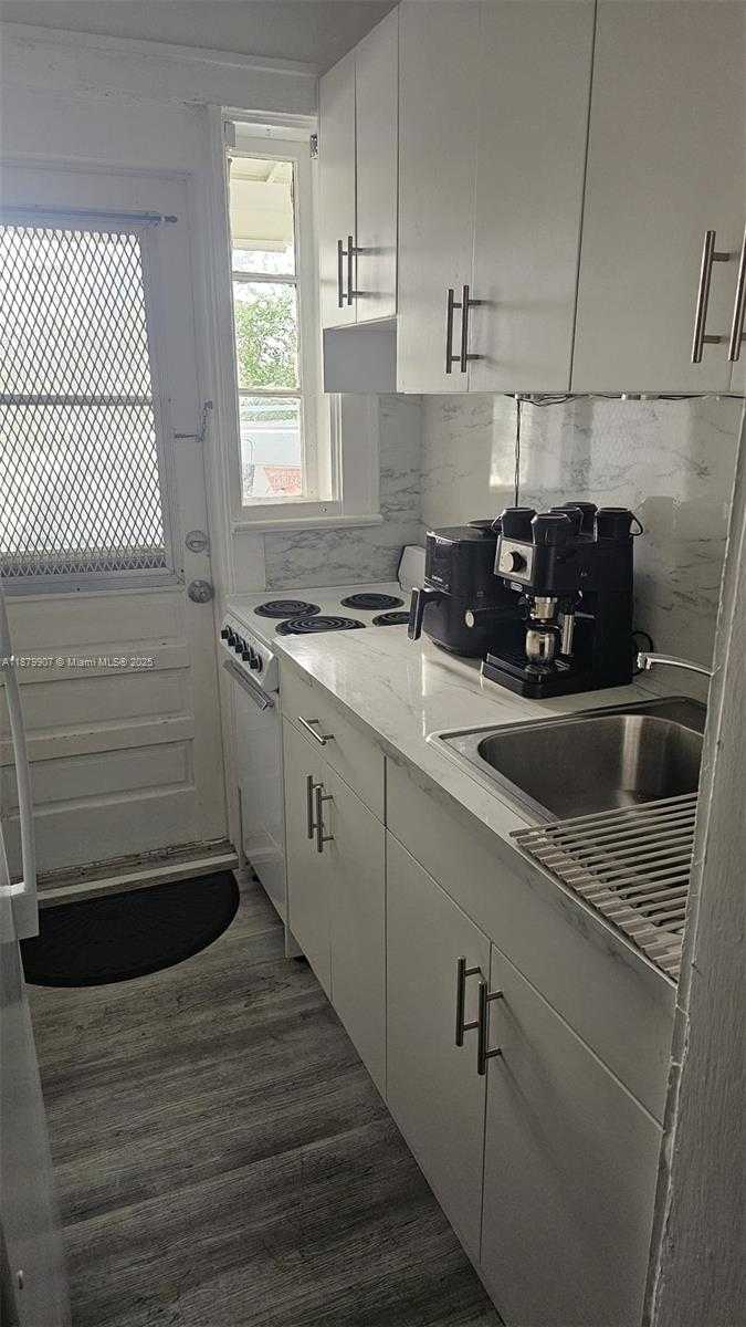 Small Image of 315 NAVARRE AVE, Coral Gables Number 43