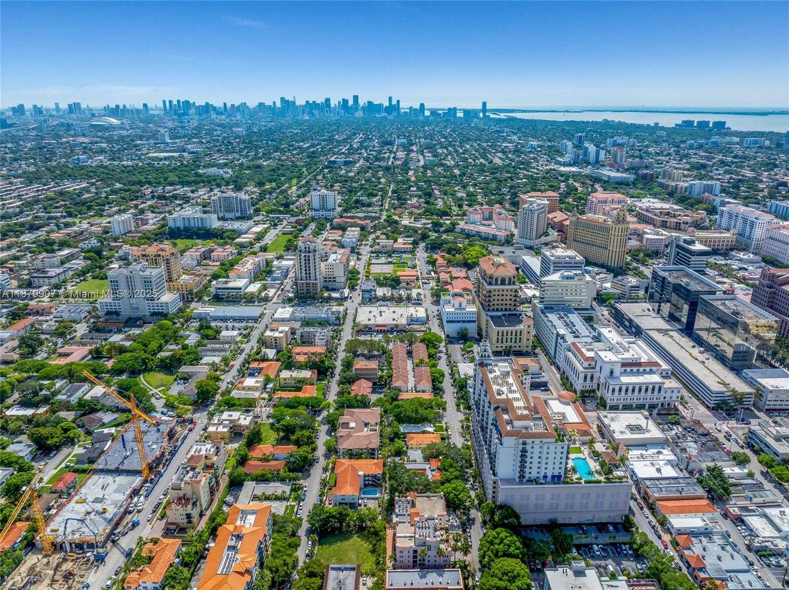 Small Image of 315 NAVARRE AVE, Coral Gables Number 65