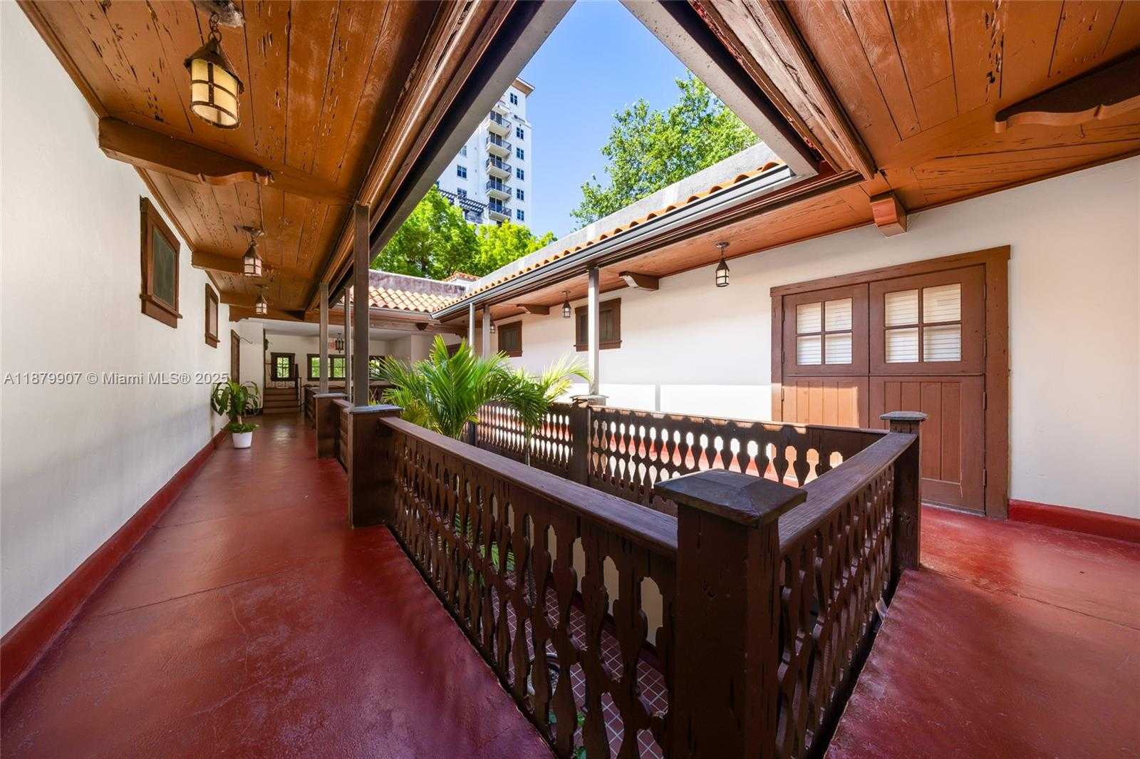 Small Image of 315 NAVARRE AVE, Coral Gables Number 8