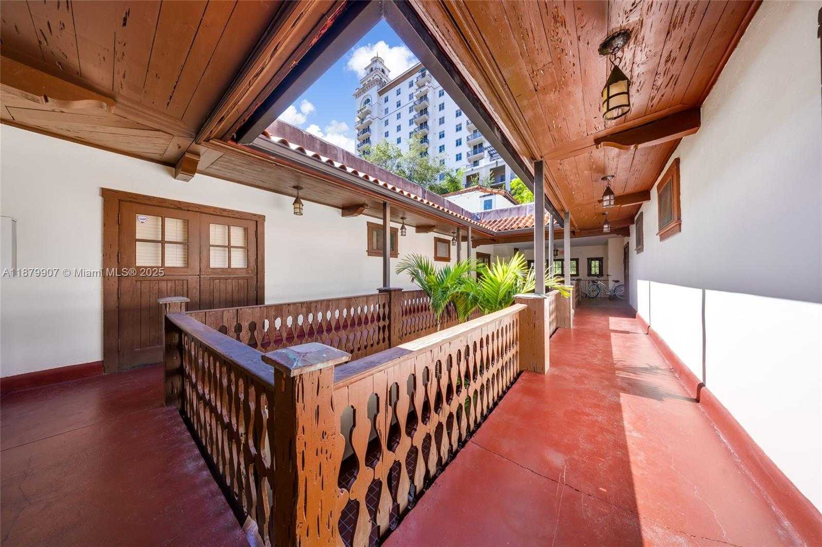 Small Image of 315 NAVARRE AVE, Coral Gables Number 9