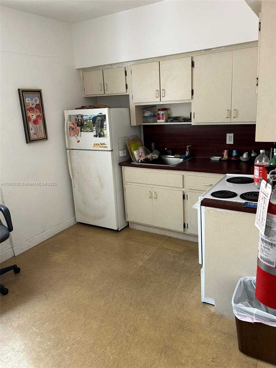 Small Image of 242 NORTH WEST 12TH AVE, Miami Number 11