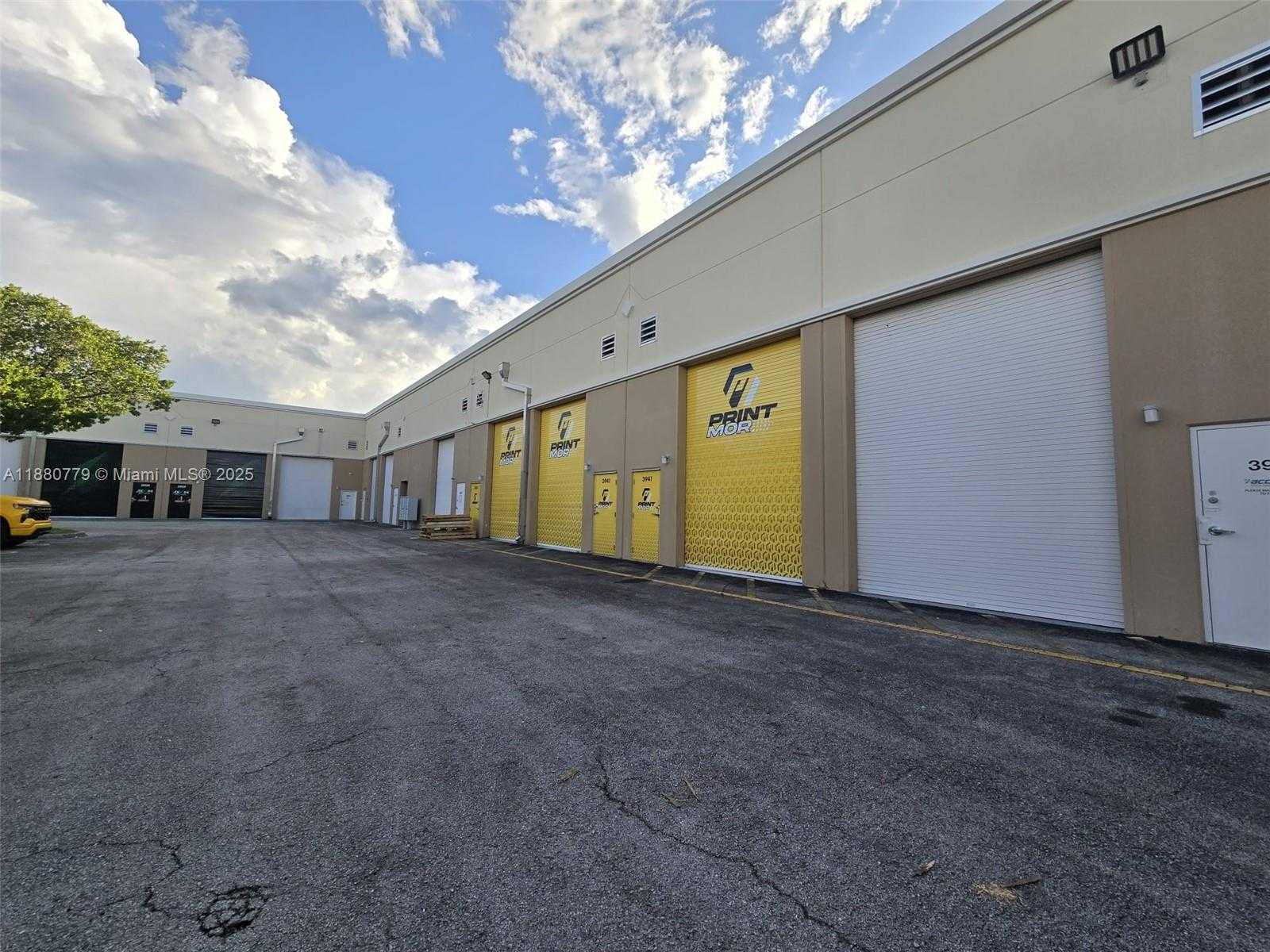 Small Image of 3941 NORTH WEST 126TH AVE #3941/3943/3945, Coral Springs Number 4
