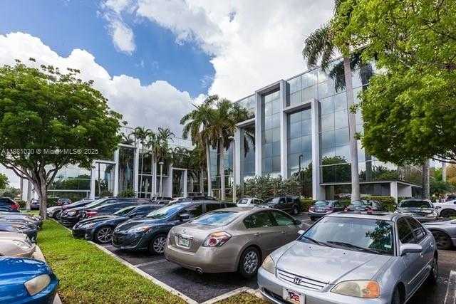Small Image of 16853 NORTH EAST 2ND AVE #S305, North Miami Beach Number 2