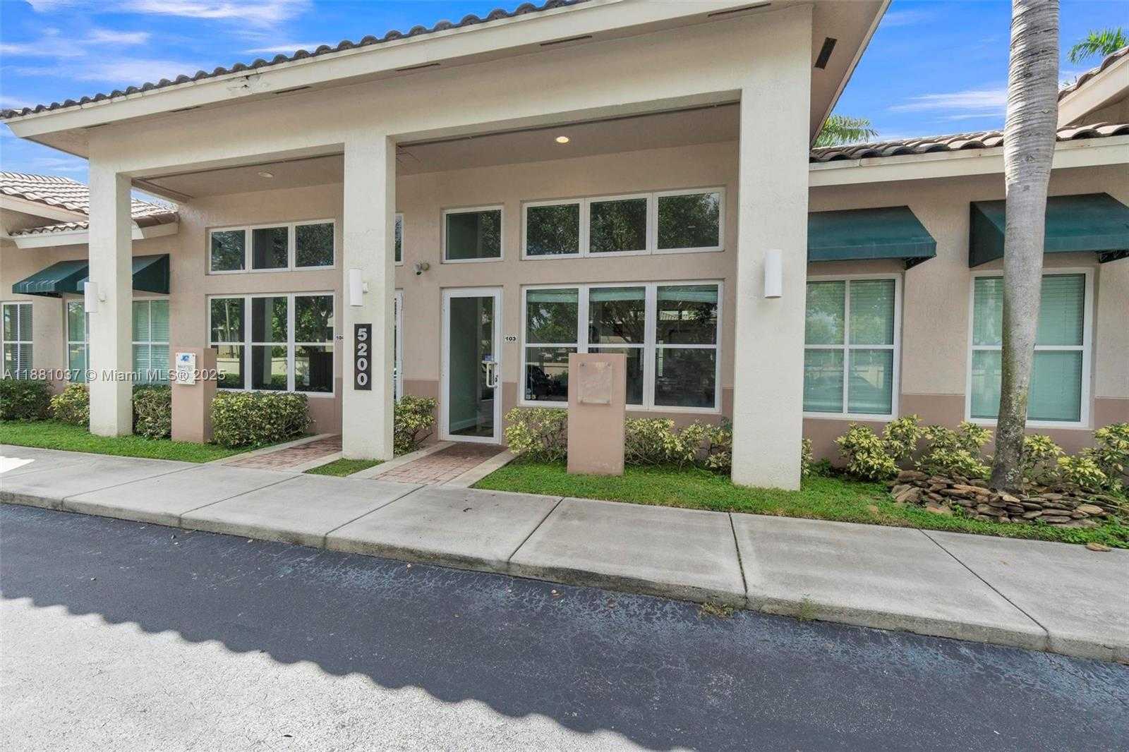 Small Image of 5200 SOUTH UNIVERSITY DR #103A, Davie Number 4