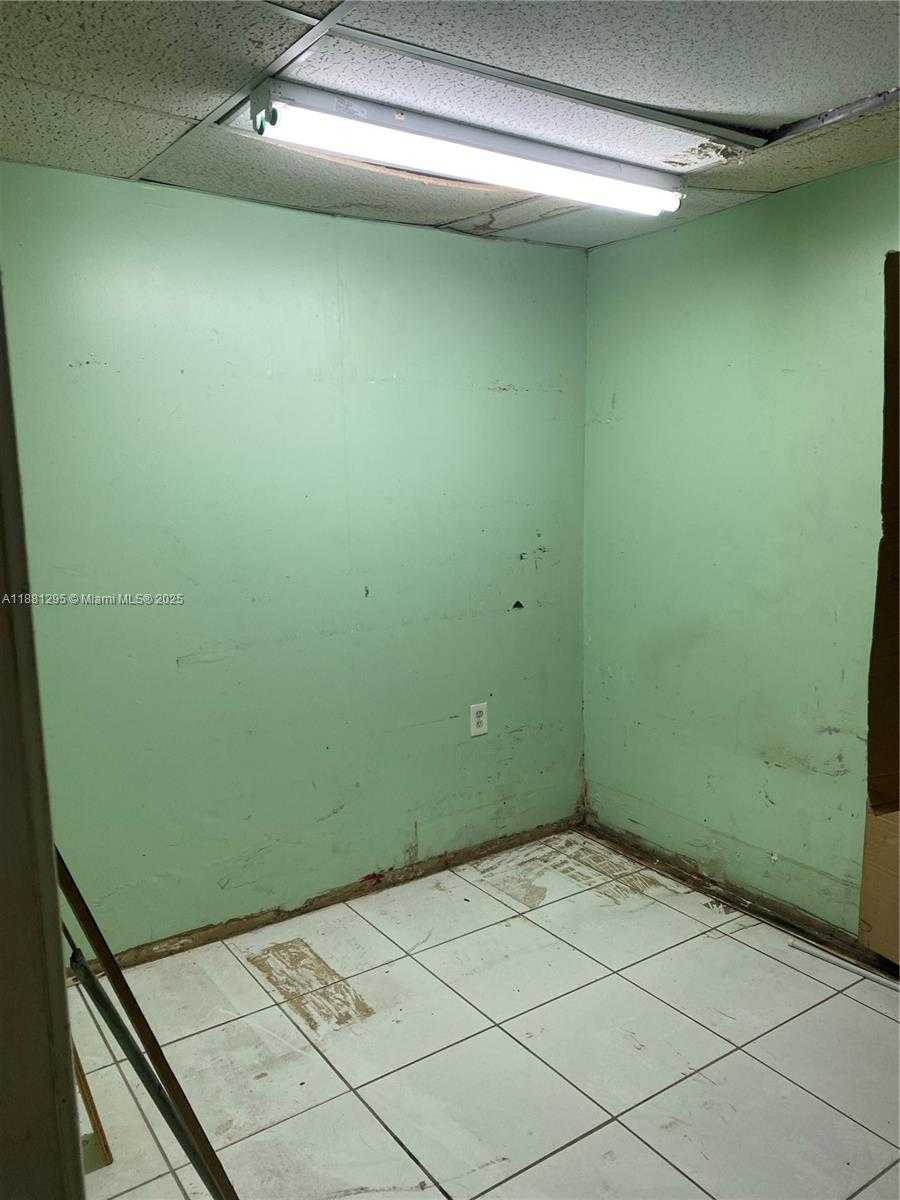 Small Image of 6997 NORTH WEST 50TH ST #6997, Miami Number 7