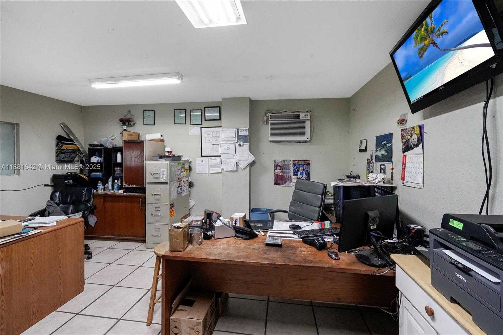 Small Image of 11070 NORTH WEST 17TH AVE, Miami Number 6